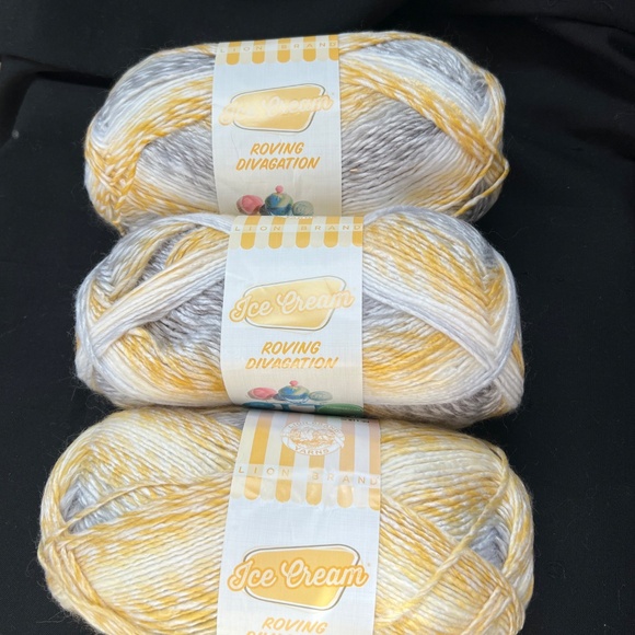 3 Lion Brand Yarns Ice Cream Roving 200 g ea Bit of Honey Med Weight 4 Acrylic - Picture 1 of 6